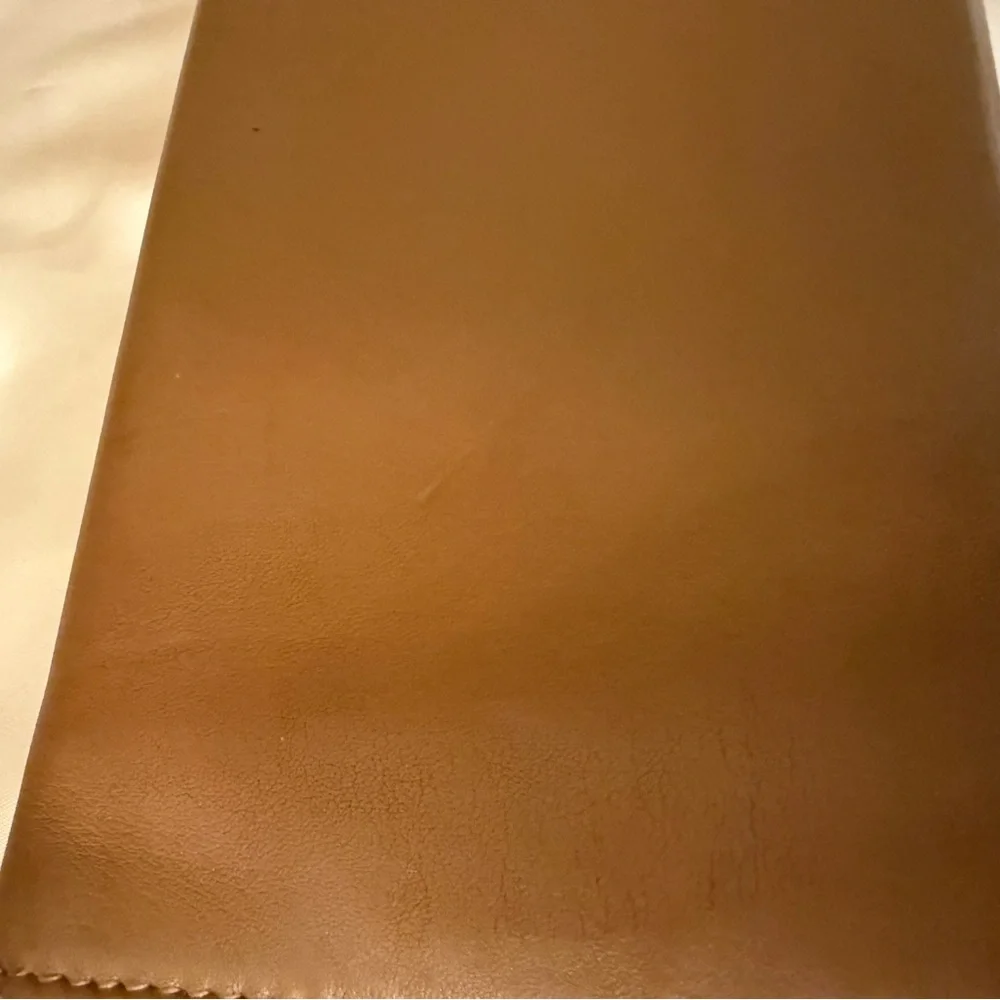 Bvlgari Brown Leather Continental Wallet with Gold Logo – Vintage Condition